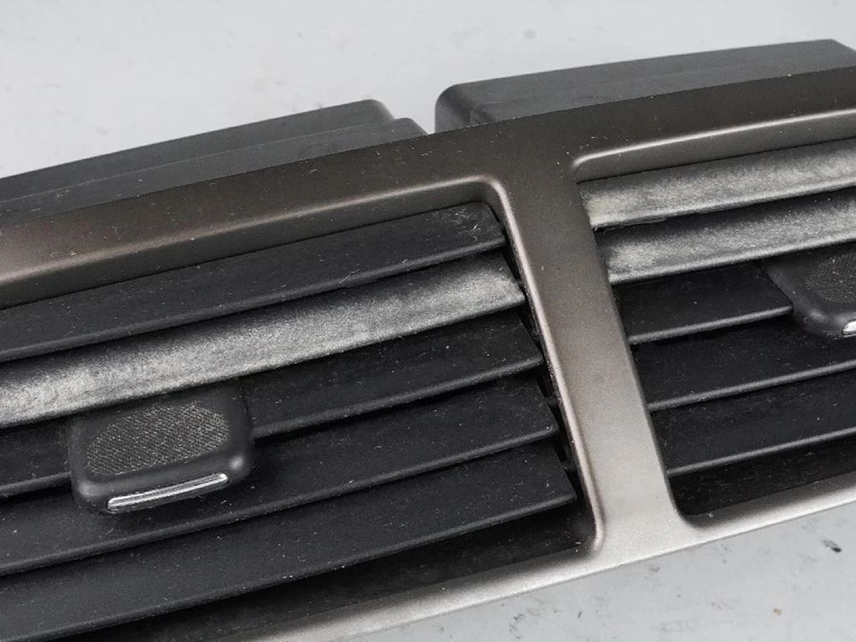 2007 - 2009 JAGUAR XK AIR VENT GRILLE HVAC NOZZLE CENTER DUAL 6W8319K617A OEM — 第 4/4 张图片