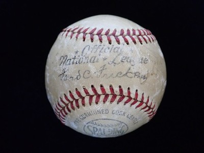 1949-51 FORD FRICK Official National League Game Spalding Baseball