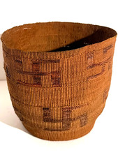 BEAUTIFUL TLINGIT SPRUCEROOT & BEAR GRASS BERRY BASKET, GOOD LUCK DESIGNS, NR!
