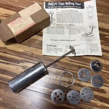 Vintage 1960 Metal Cookie Maker And Cake Decorator Original Box