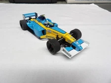 hornby hobbies 1/32 slot car   Renault #7 elf