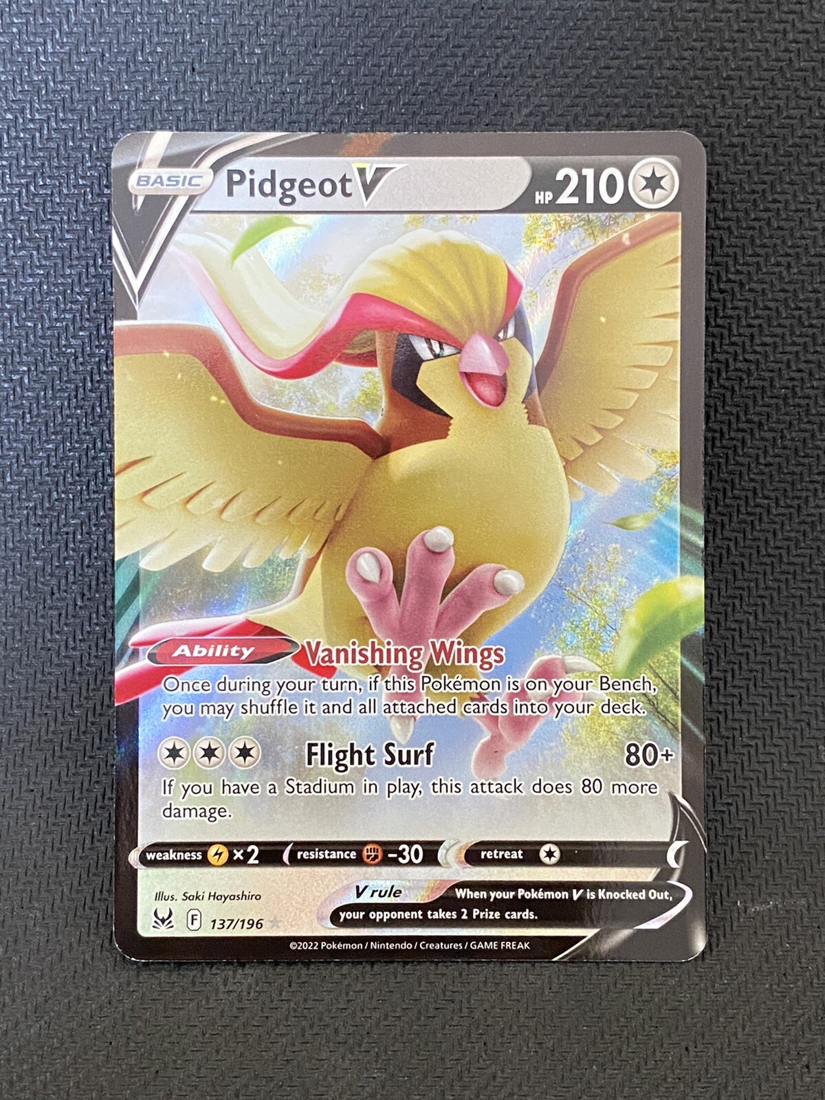 Pidgeot V 137/196 NM Pokemon Lost Origin Ultra Rare