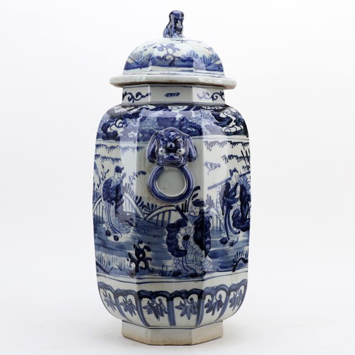 FRASCO DE PORCELANA ORIENTAL CHINA AZUL Y BLANCA OCTOGONAL FOO DOG CON TAPA CON PERSONAS - Imagen 7 de 8