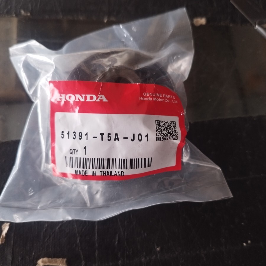 Honda Jazz Fit 14-21 BUSH BIG LOWER ARM NEW 51391-T5A-J01 GENUINE