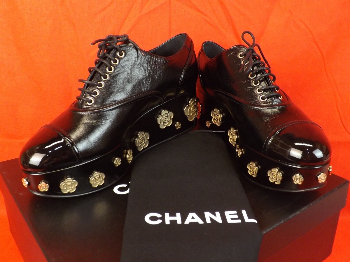CHANEL★素敵！BLACK LEATHER CAMELLIA CC PLATFORM OXFORDS NIB CHANEL BLACK LEATHER CAMELLIA CC PLATFORM CAP TOE LACE
