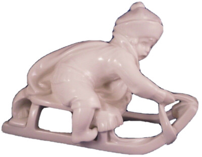 KPM Berlin Porzellan Kind Schlitten Figurine Figur