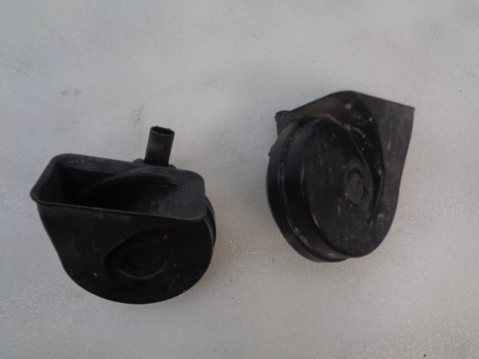 2002-2005 BMW 745Li E65 Low & High Pitch Tone Horn Set OEM LK80738 - Image 3 of 4