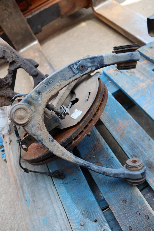 2007-2014 CADILLAC ЭСКАЛЕЙД ESV AWD ПЕРЕДНИЙ ПРАВЫЙ ШПИНДЕЛЬ КОСТЯШКИ СТУПИЦЫ В СБОРЕ OEM - Изображение 2 из 4