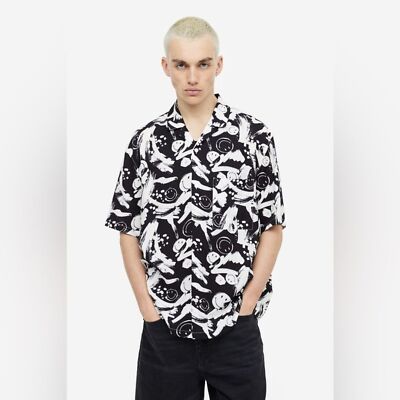 NWOT! H&M Smiley Button Up Shirt, Relaxed Fit Patterned Resort Shirt, Size  XL