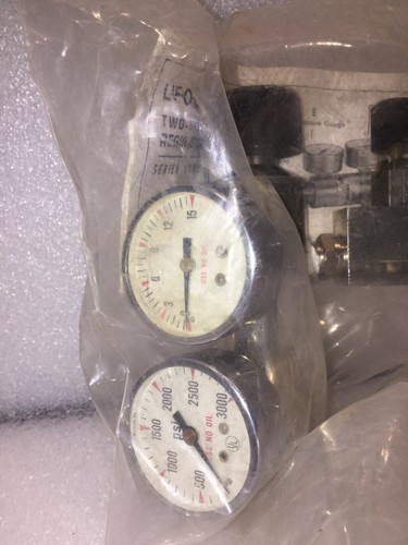 LIF-O-GEN MODEL 1000-B10-8601 TWO STAGE REGULATOR - Picture 4 of 4