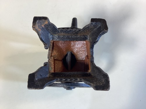 Molinillo de café de juguete miniatura de hierro fundido pintado a mano, 4" de alto, rueda gira - Imagen 7 de 8