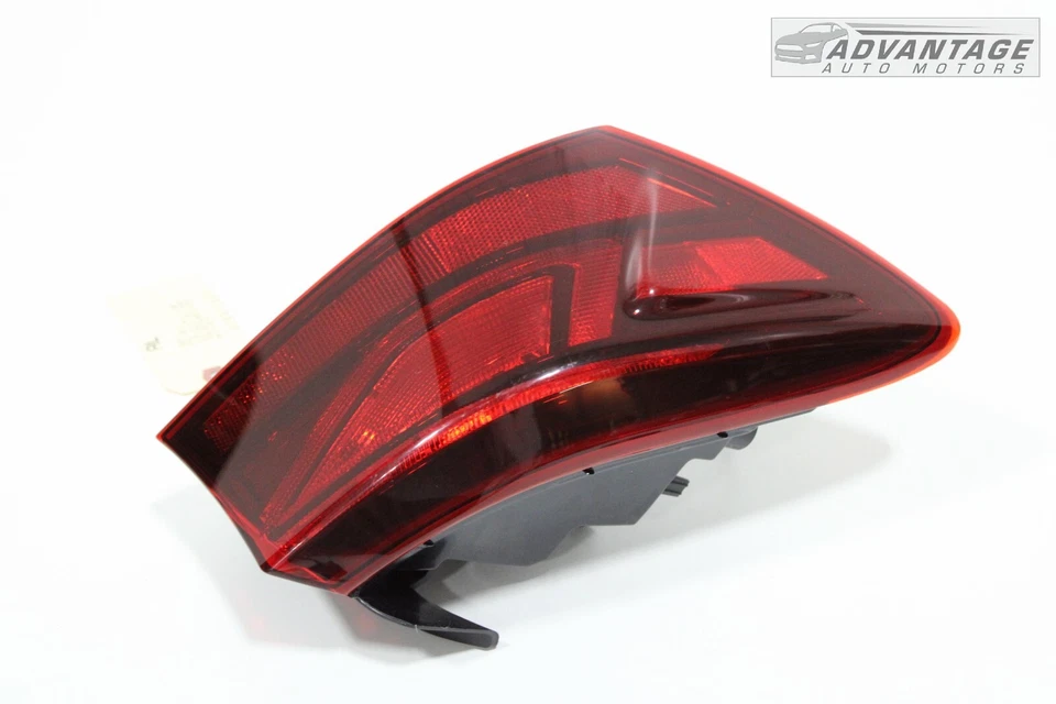 KIA FORTE 2019-2023 SEDÁN TRASERO IZQUIERDO EXTERIOR LUZ TRASERA HALÓGENA OEM Foto 3 de 4