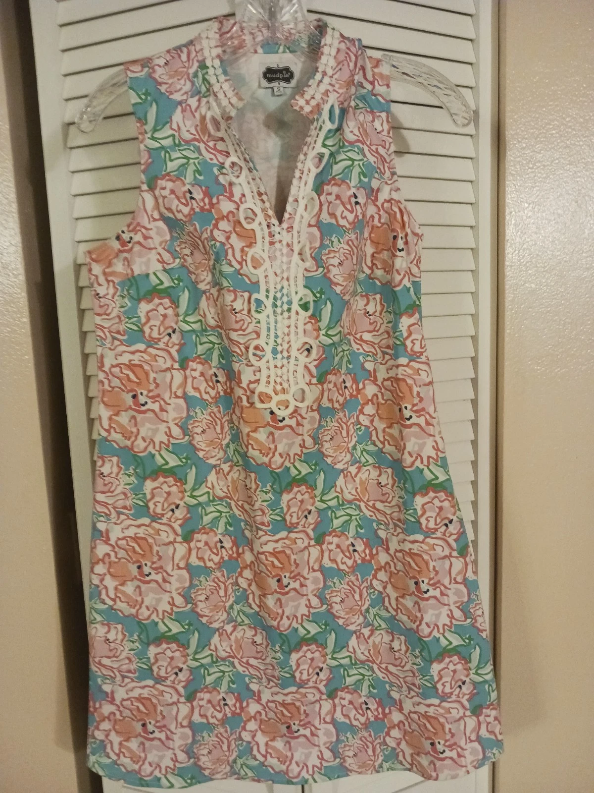 MULTI-COLOR,FLORAL PRINT, SLEEVELESS, V-NECK, LADIES SUNDRESS, SIZE SMALL (4-6)
Opens in a new windo
