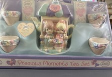 Precious Moments Flower Shop Tea Pot  4 Tea Cups. Complete set New In Box