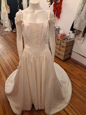 VTG Ivory White Bridal Gown With Long Train