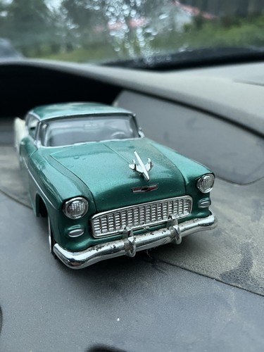1:24 diecast cars - Picture 3 of 3