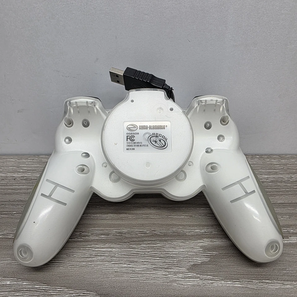 Game Elements Recoil PC Gaming White Retractable USB Wired Controller GGE909 - Image 2 of 2