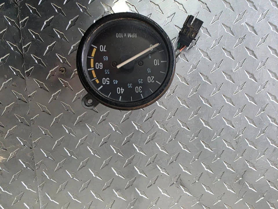 Jeep Wrangler YJ 87-91 OEM 6 cilindros tacômetro medidor RPM painel FRETE GRÁTIS - Imagem 4 de 4