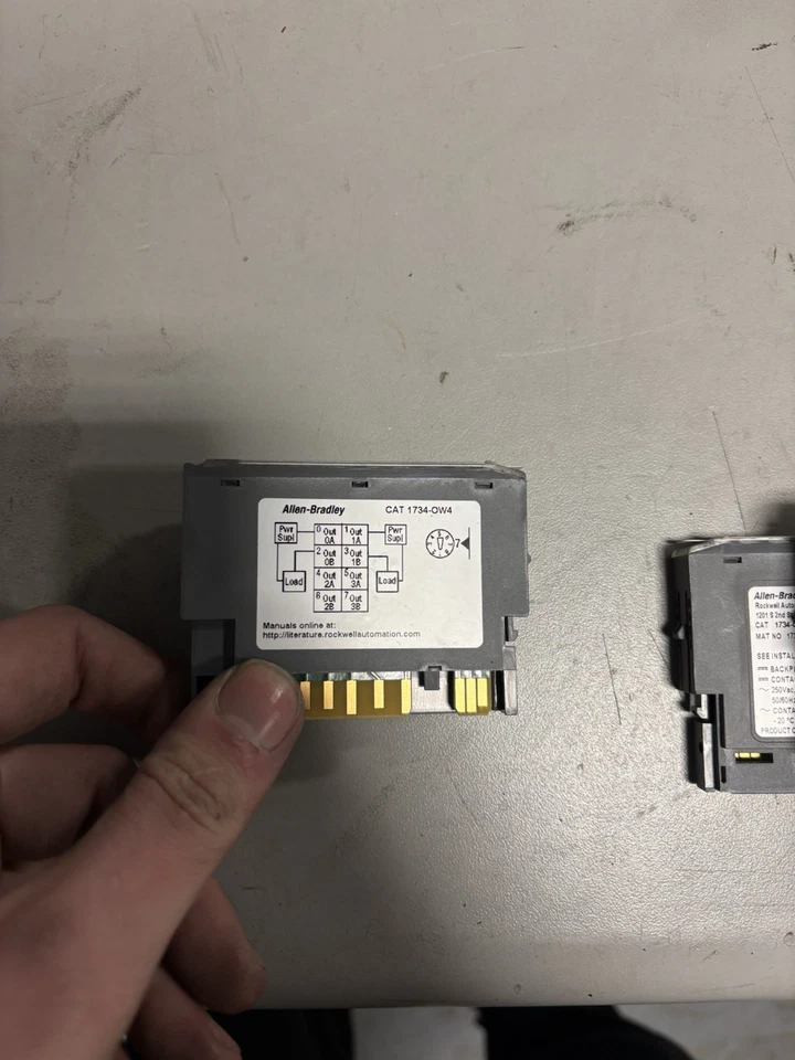 1734-OW4 /C Allen Bradley Digital AC Relay Output 1734-0W4 N1 USED - Image 2 of 2