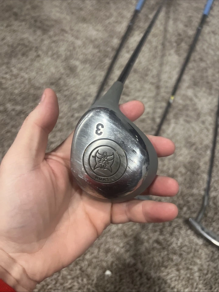 Lynx Ladies Golf Set 3-P Irons, 1,3,5 Woods  Diamond Lite Jaguars Putter - Image 3 of 4