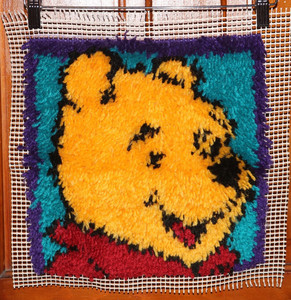 WINNIE THE POOH 15X15 WALL HANGING SMALL LATCH HOOK