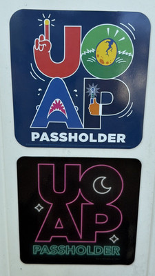 EXCLUSIVE UNIVERSAL STUDIOS PARKS ORLANDO PASSHOLDER TRIBUTE & NIGHTS MAGNET DUO