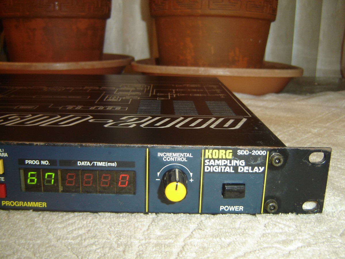 KORG 「SDD-2000」Sampling Digital Delay s-l1200.jpg
