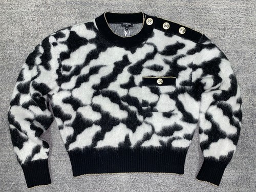 Logo Crewneck Pullover Sweater 