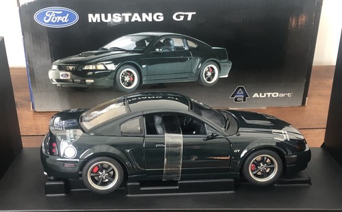 AUTOart 2001 FORD MUSTANG GT BULLITT 1:18 - Foto 7 di 13