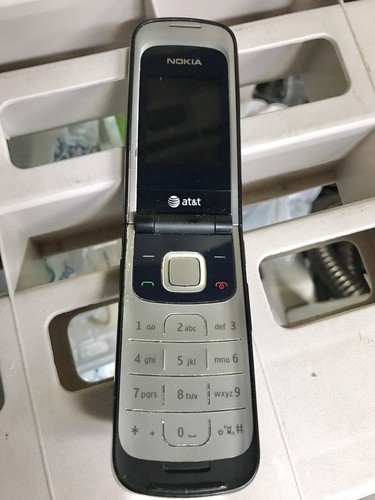 Nokia 2720a-2b Black Dual SIM 2.8" LCD Display 1.3 MP Camera Flip Cellular Phone - Picture 2 of 7