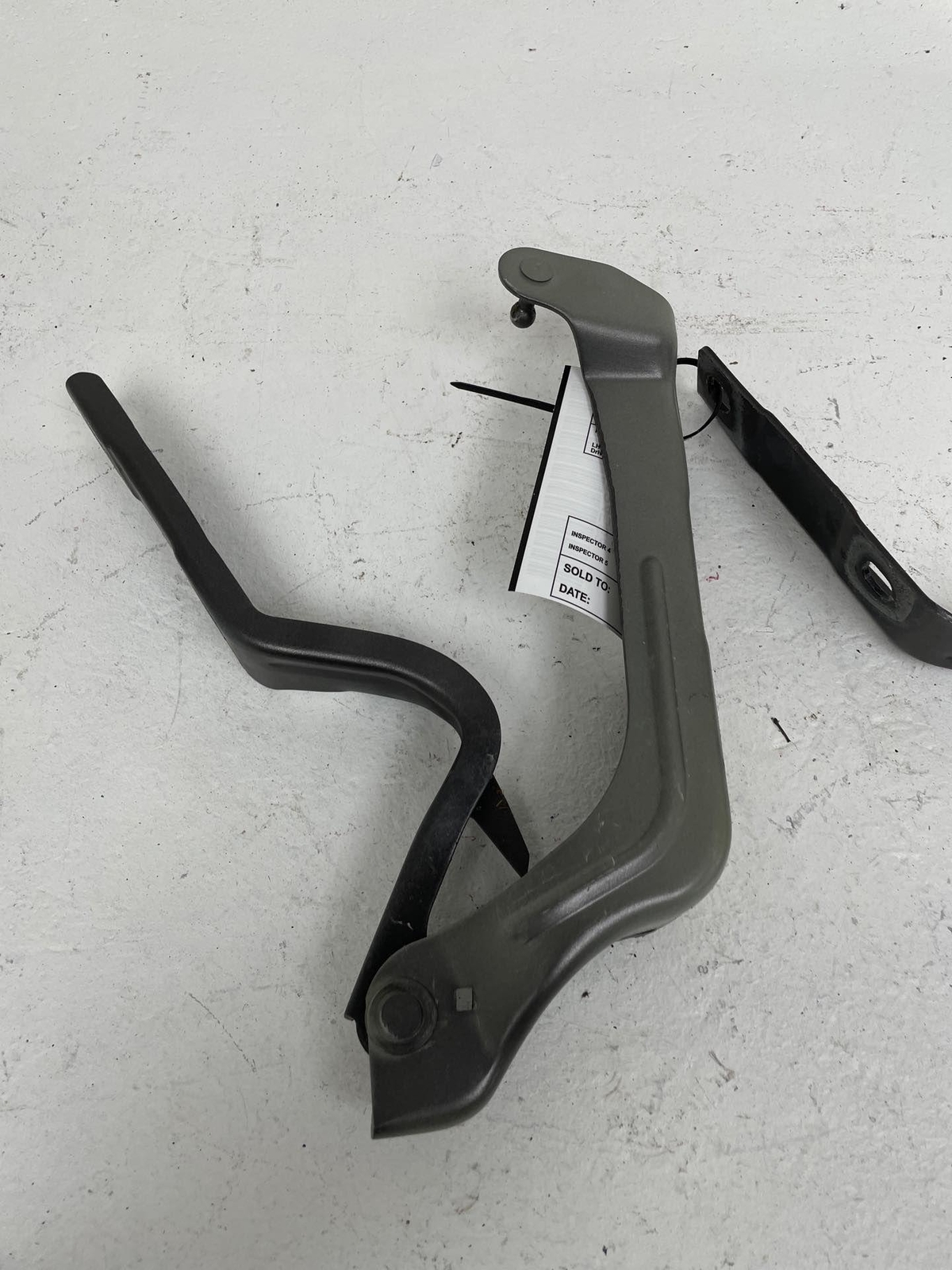 2017 2018 2019 2020 2021 2022 MASERATI LEVANTE HOOD HINGE SET LEFT & RIGHT (2)