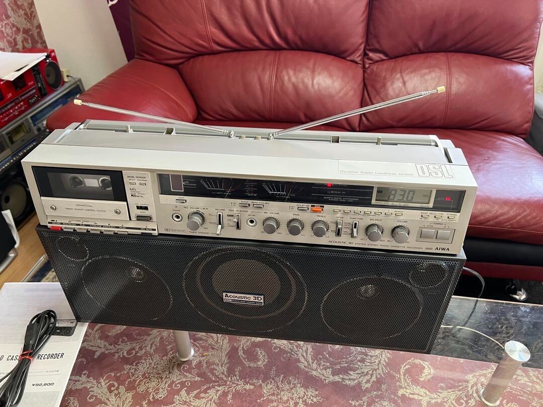 昭和レトロ　ラジオ　AIWA J88 AIWA CS-J88 Turbo Sonic 88 2BAND Radio Cassette Player