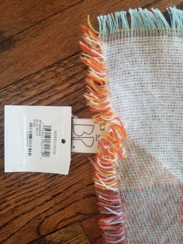 New Nordstrom Bliss Plush Throw Blue Multi Color Geometric Print 60 x 50 New - Picture 9 of 12