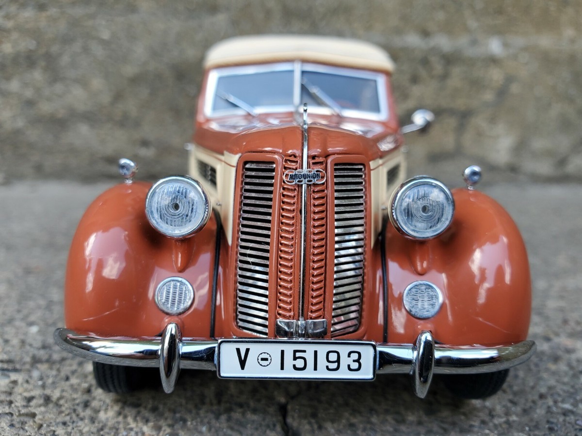 CMC 1938 - 1940 Audi 920 Cabriolet 1:24 Scale Diecast Model Car M