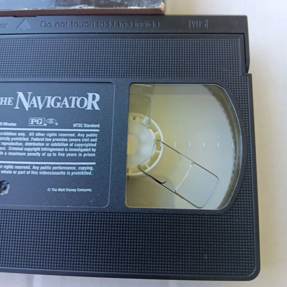 Disney's Flight Of The Navigator (1986) VHS Family Sci-fi Action Adventure - Image 3 of 4
