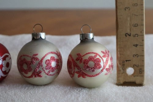 Lote De Colección 3x Bolas De Vidrio Rojo Blanco Brillo Navidad Adorno Flor 1.75" - Imagen 3 de 12