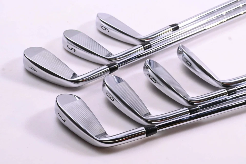 Titleist 718 AP3 Irons / 4-PW / X-Flex Dynamic Gold X100 Shafts - Image 4 of 4