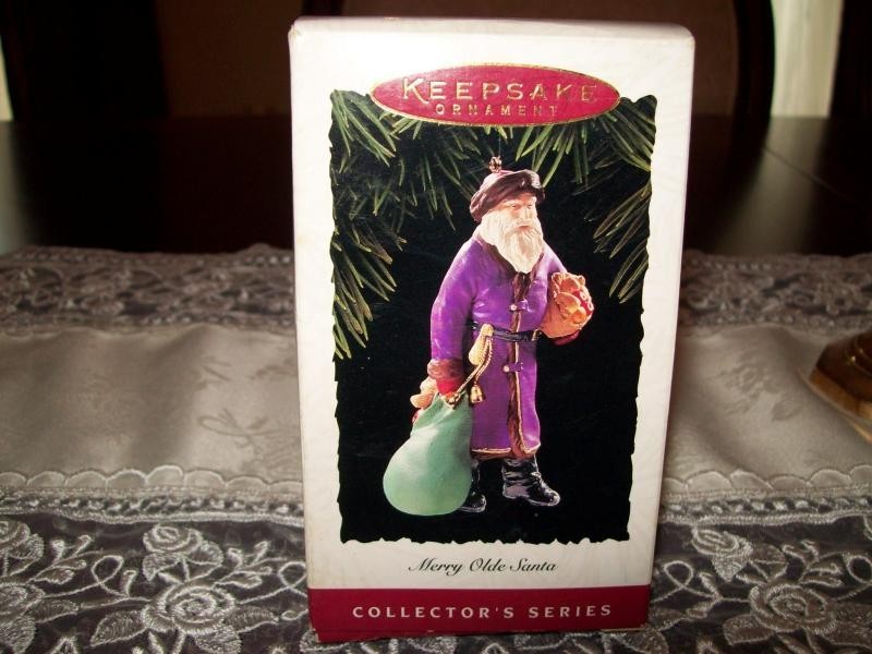 HALLMARK MERRY OLDE SANTA #6 SERIES 1995 CHRISTMAS KEEPSAKE ORNAMENTS