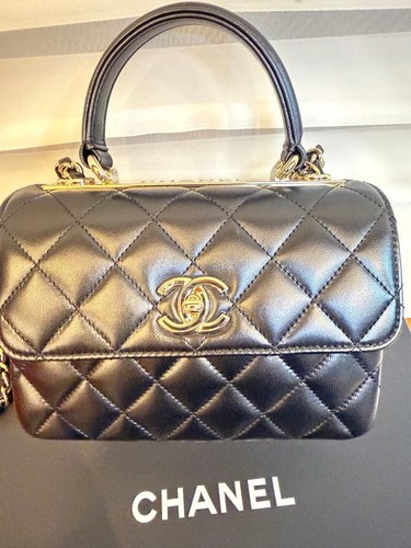 CHANEL Lambskin Top Handle Flap Bag 846071