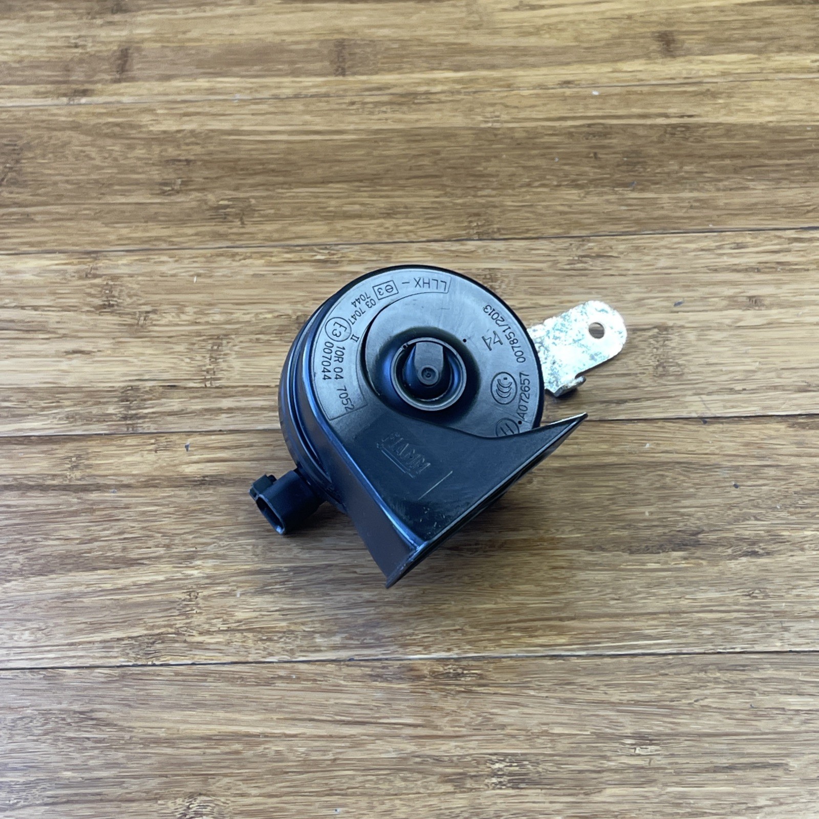 2017-2023 Ferrari Portofino F164 Front Right High Note Horn OEM 789532 *NOTE*