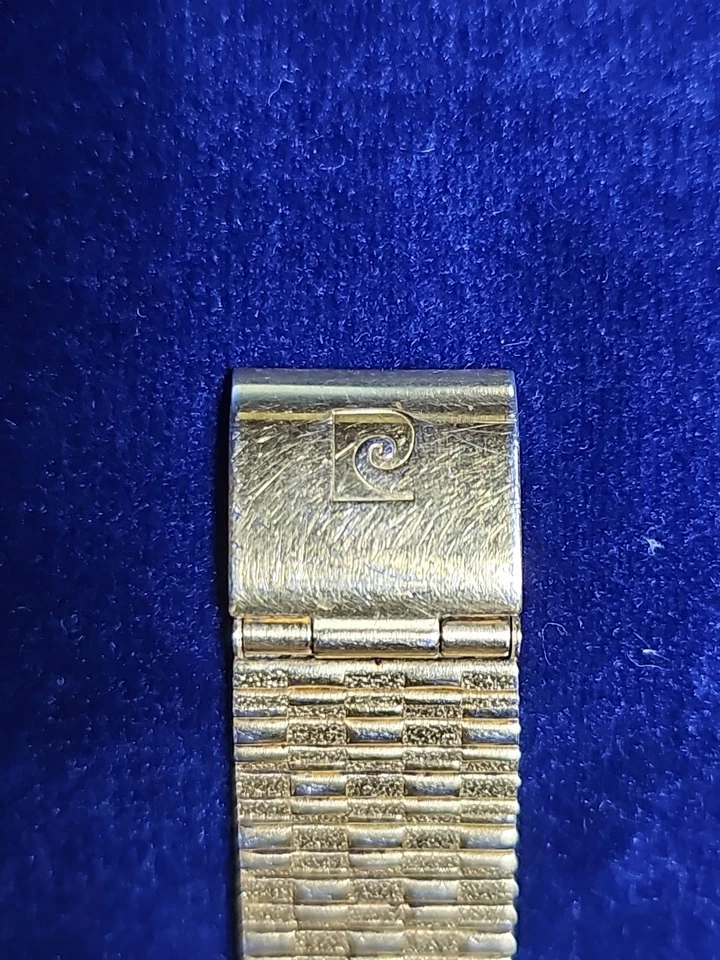 Reloj pulsera vintage Pierre Cardin tono dorado rectangular para dama (funcionando) Foto 4 de 4
