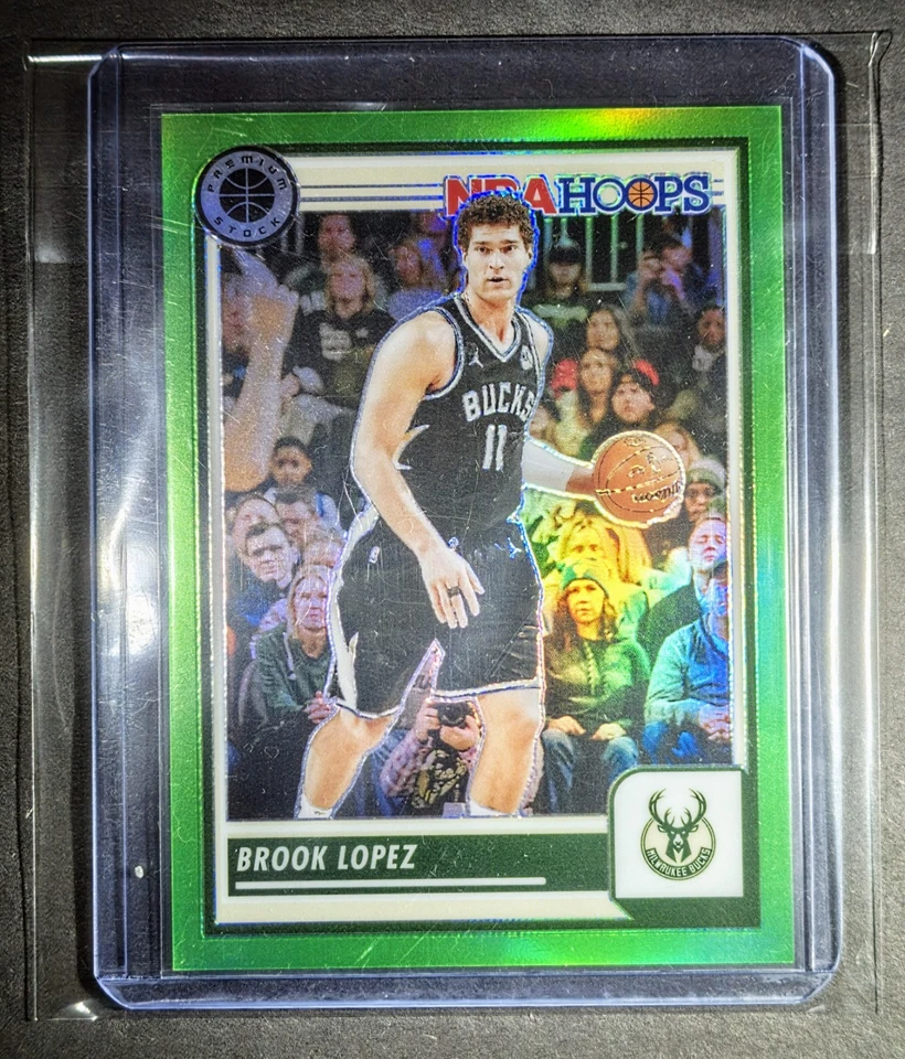 Aros Brook Lopez NBA 2023-24 Stock Premium 1/5 Verde Neón Prizm #4 Color Match Foto 2 de 4
