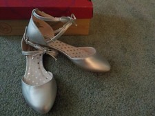 Girl's Flat Shoes, Matte silver, Ankle Strap, Bow, Adjustable Closure, 3, New