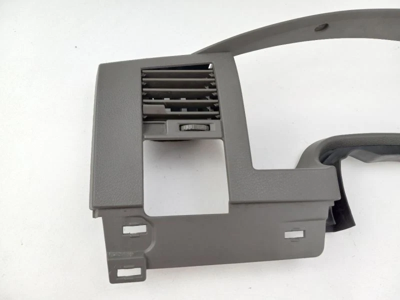 Bisel de cuadro de instrumentos con rejillas de ventilación para Dodge Durango 2005 OEM 1066740AC Foto 3 de 4