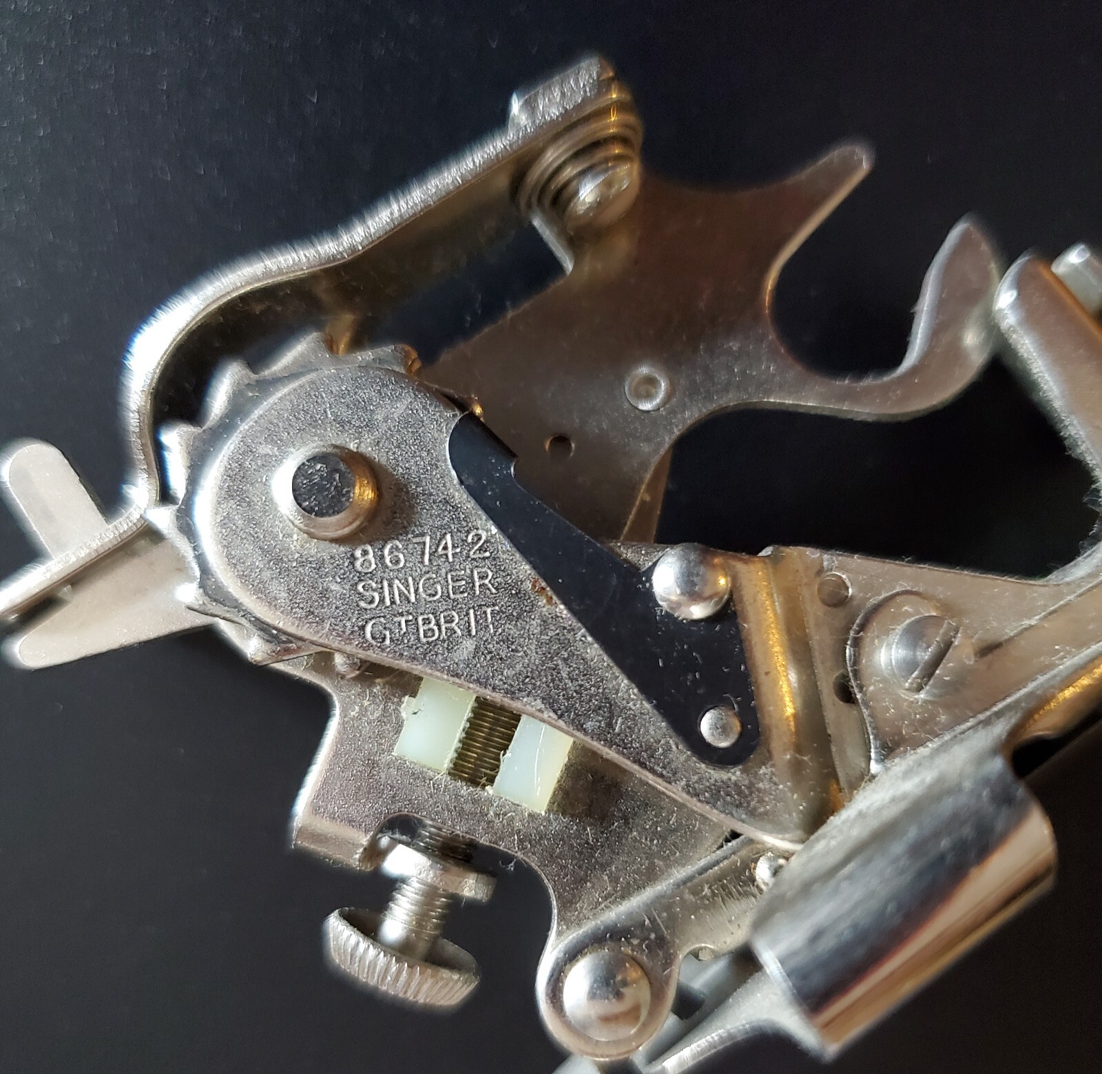 Vintage Singer Sewing Attachments Lot 1261 160847 25527 161659