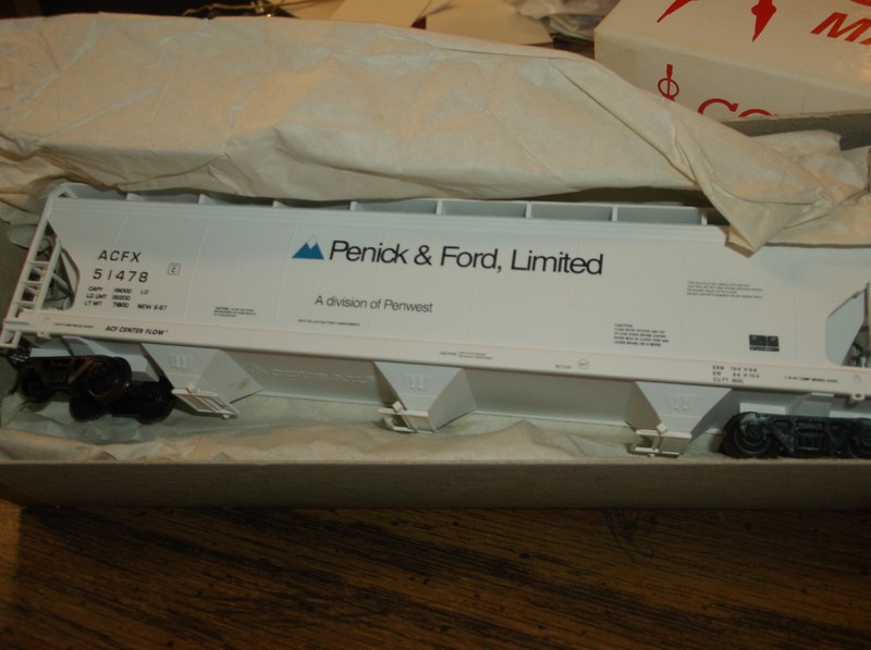 HO ACFX-51478 PENICK & FORD LTD.ACF 3-Bay Hopper Car. ACCURAIL. In Original Box