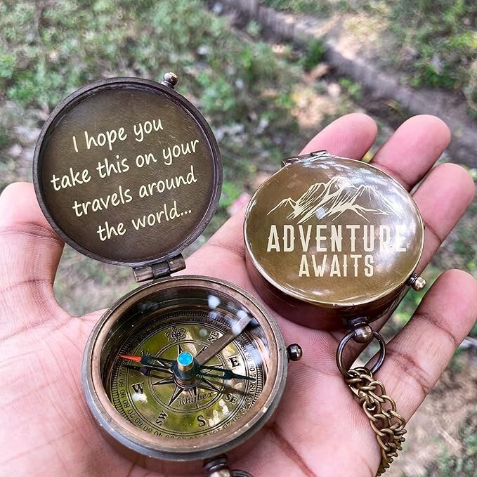 Kompass Mit Gravur 'Be Strong And Courageous' – Inklusive Lederetui, Antik-Messing, Für Outdoor & Geschenke
