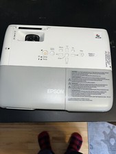 Epson H356A Powerlite 825 LCD Projector w mount