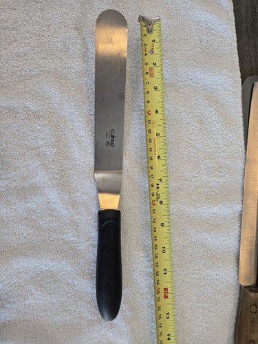 Winco TKPO-7 Spatula w/Offset, Black Hdl, 7" x 1 1/2" Blade