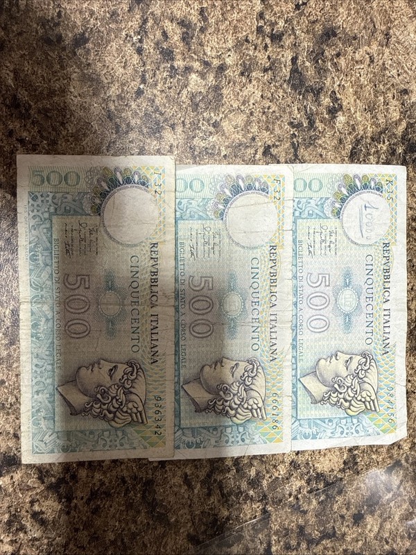 3 Bank Bills — Italy 500 Lire 1979
